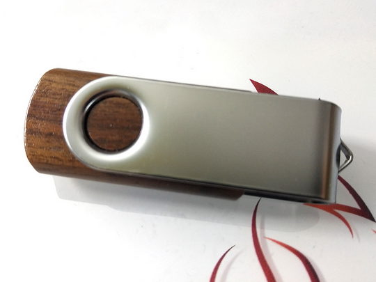 Pendrive twister z drewna