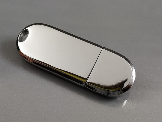 Metalowy pendrive