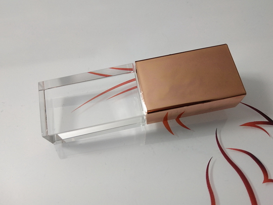 Szklany pendrive