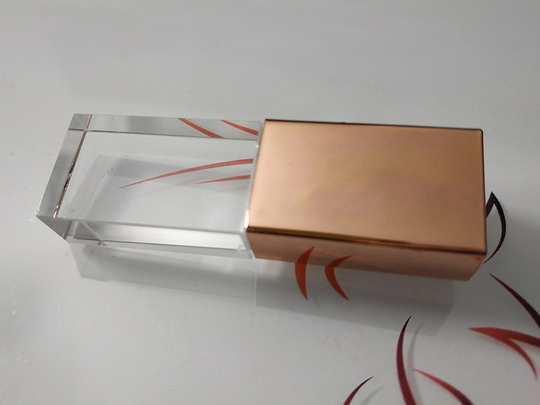 Szklany pendrive