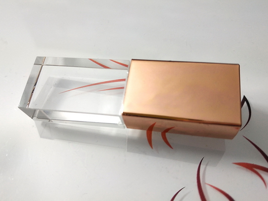 Szklany pendrive